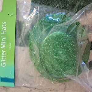 St. Patricks Day Glitter Mini Hats Green 4-pack